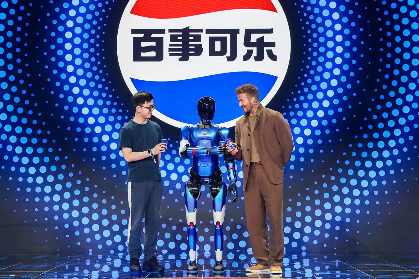 leyu平台机器人携手百事中国共创“百事蓝宝” 共燃渴望新章